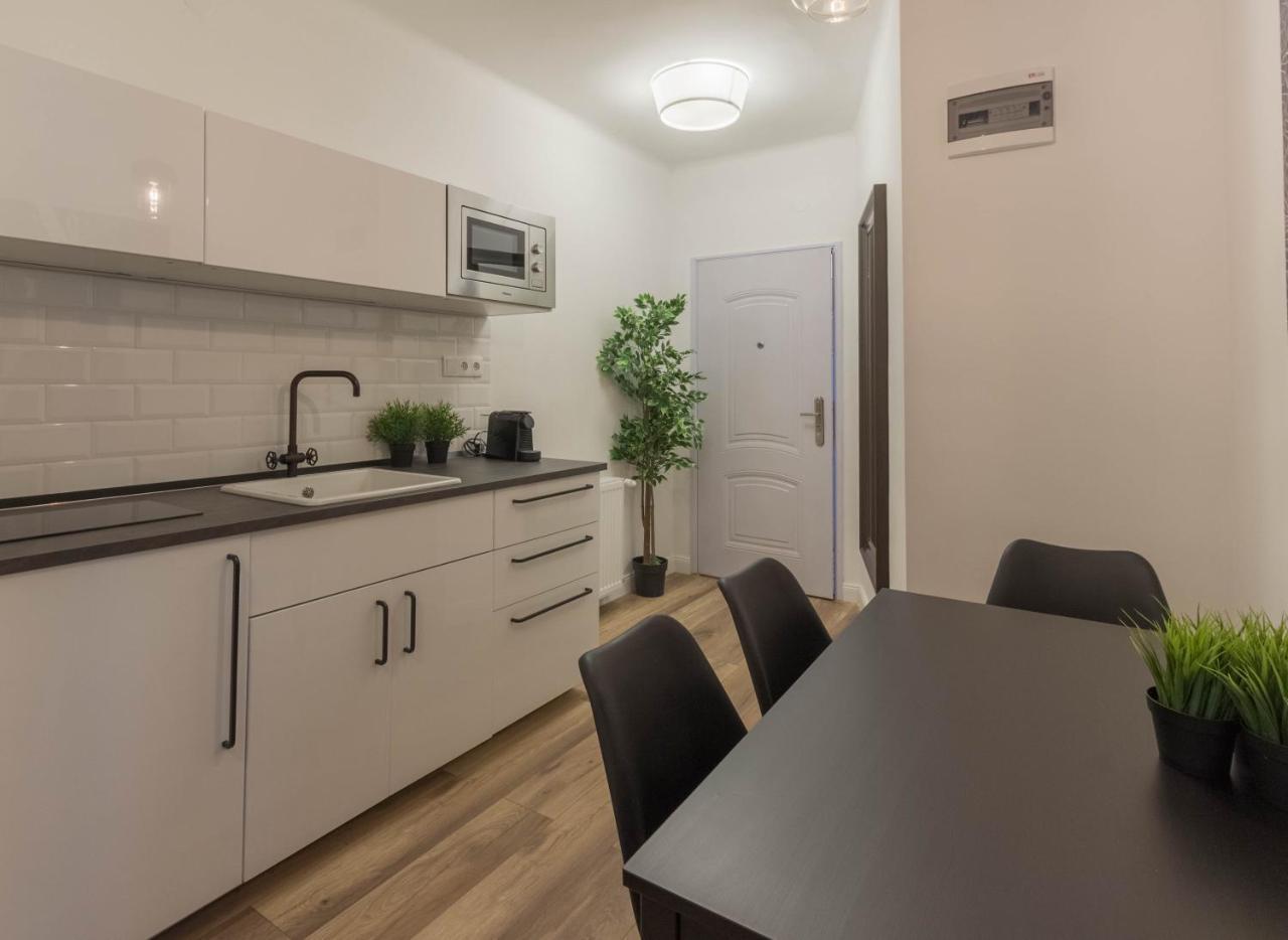 Standard Apartment By Hi5 - Madach بودابست المظهر الخارجي الصورة
