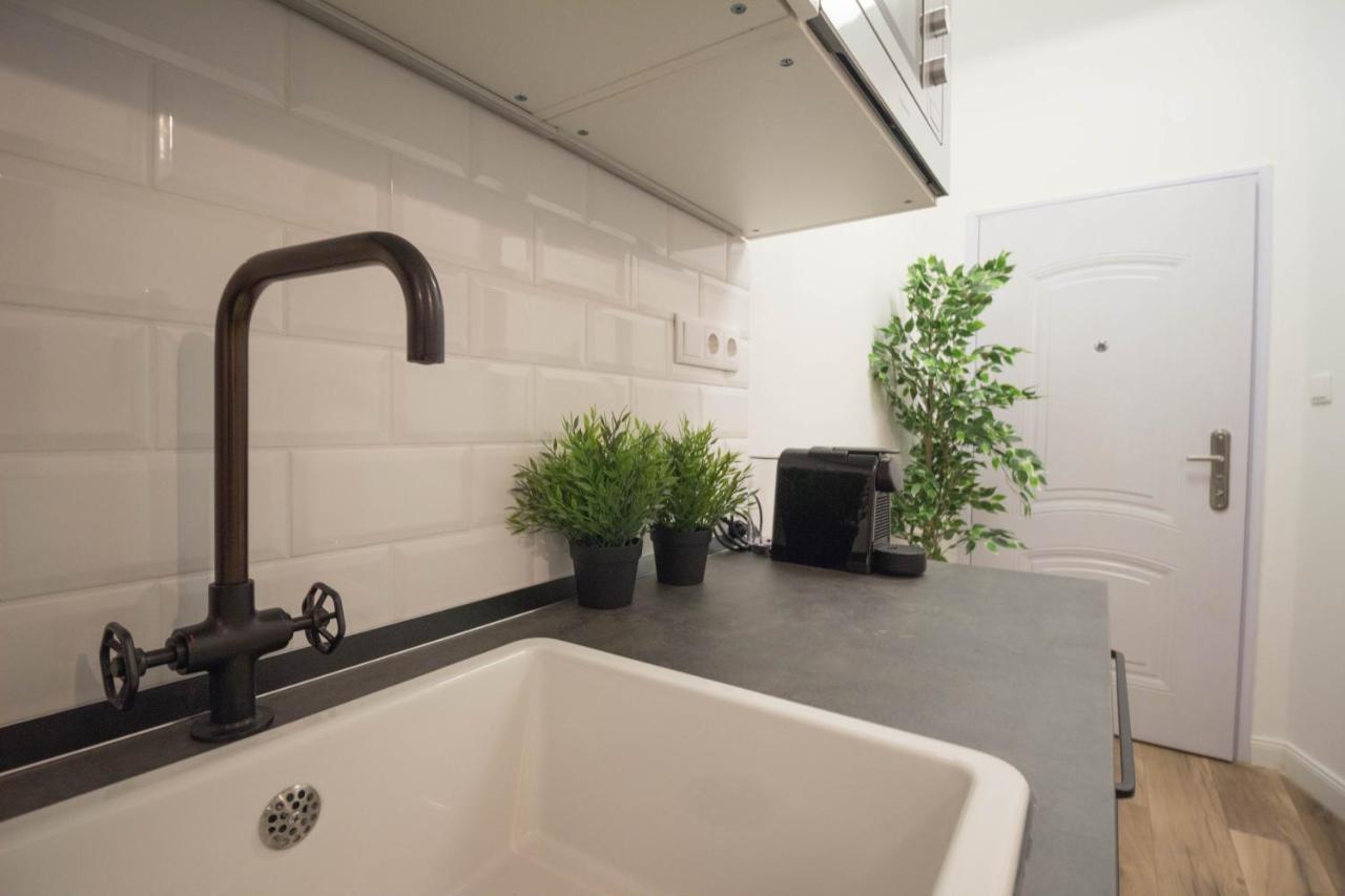 Standard Apartment By Hi5 - Madach بودابست المظهر الخارجي الصورة